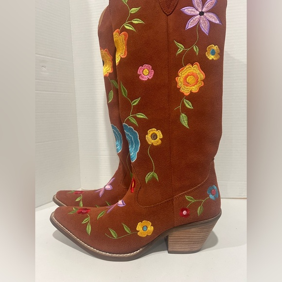 Dingo Flower Power Suede Embroidered Western Boots Womens Size 9.5 NEW! - Picture 2 of 13